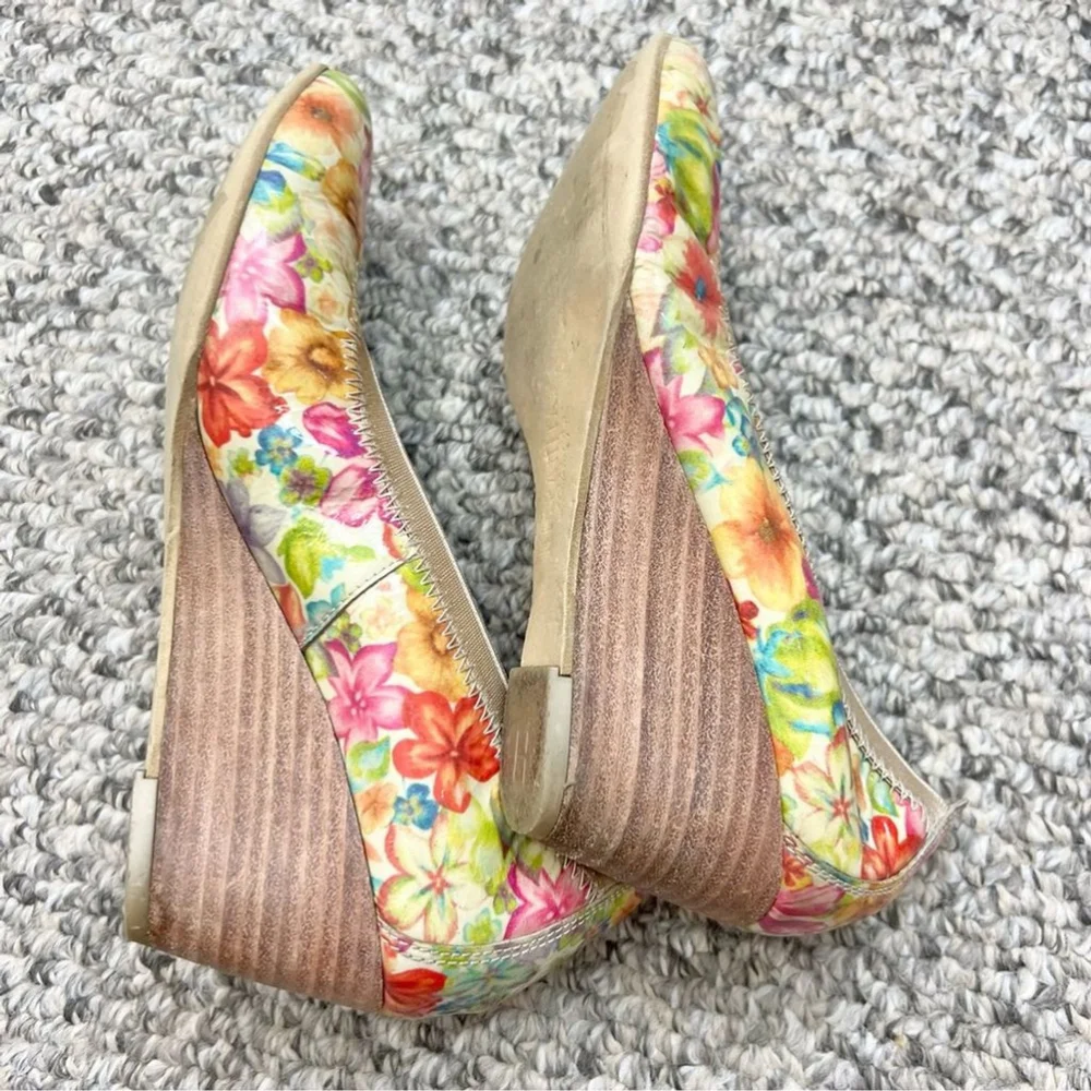Hispanitas floral patent leather wedge heels EU 36